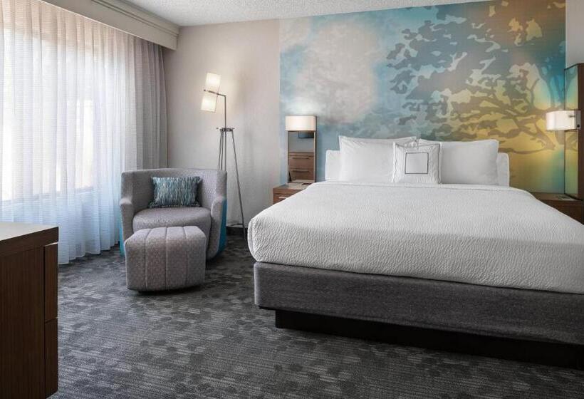 هتل Courtyard By Marriott Las Vegas Convention Center