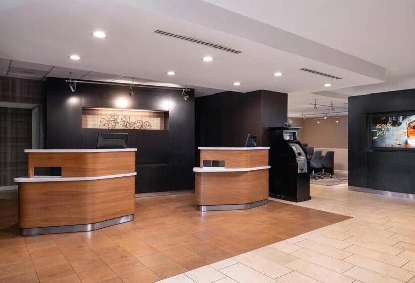 هتل Courtyard By Marriott Las Vegas Convention Center