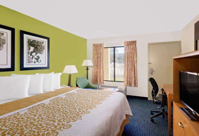 هتل Days Inn By Wyndham Easton