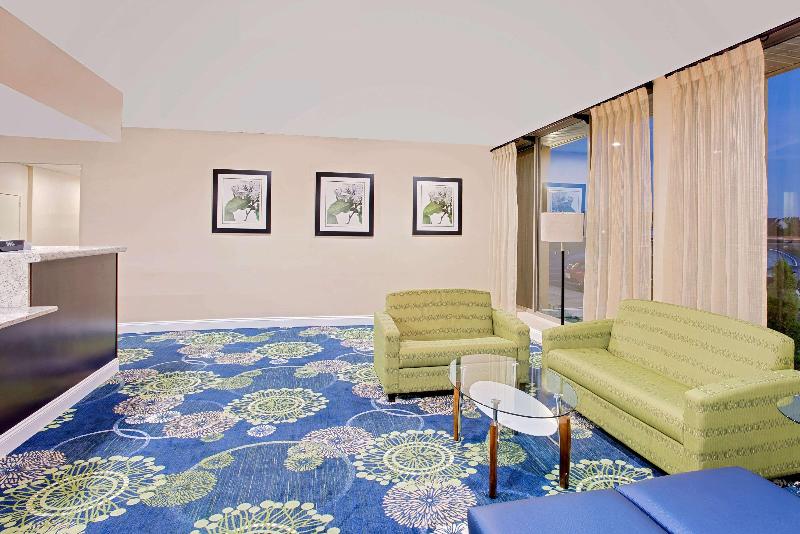 هتل Days Inn By Wyndham Easton
