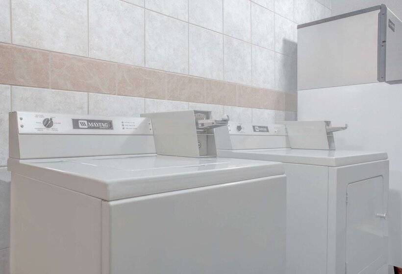 هتل Days Inn By Wyndham Elko