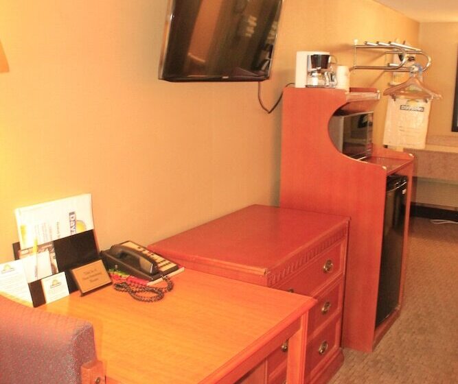 هتل Days Inn By Wyndham Elko
