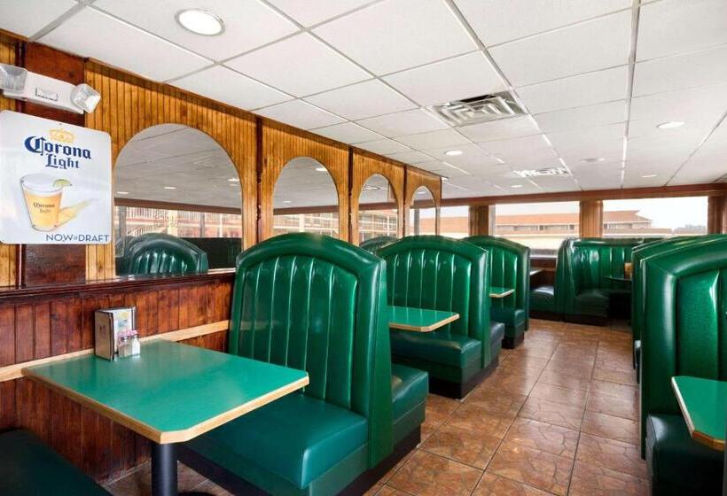 هتل Days Inn By Wyndham Jacksonville Nc