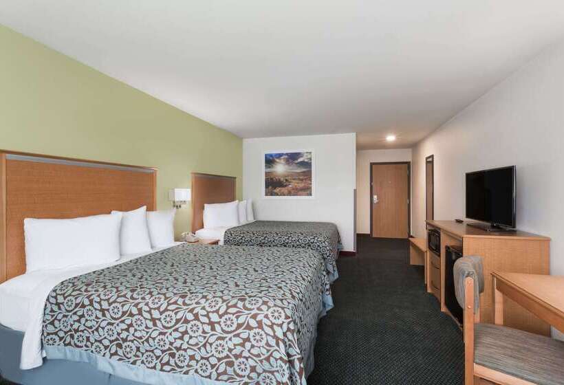 בית מלון כפרי Days Inn By Wyndham West Yellowstone