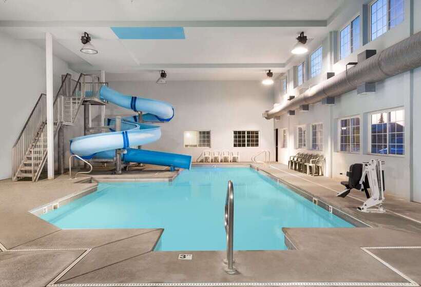 בית מלון כפרי Days Inn By Wyndham West Yellowstone