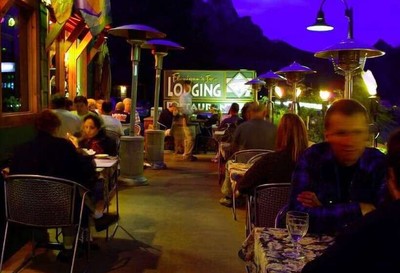 فندق Flanigan`s Resort And Spa