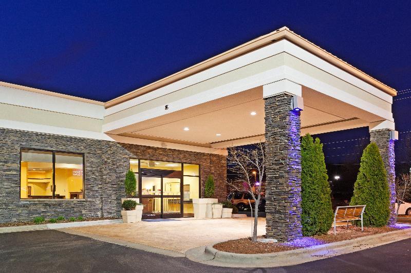 هتل Holiday Inn Express & Suites Greensboro   I 40 Atwendover, An Ihg