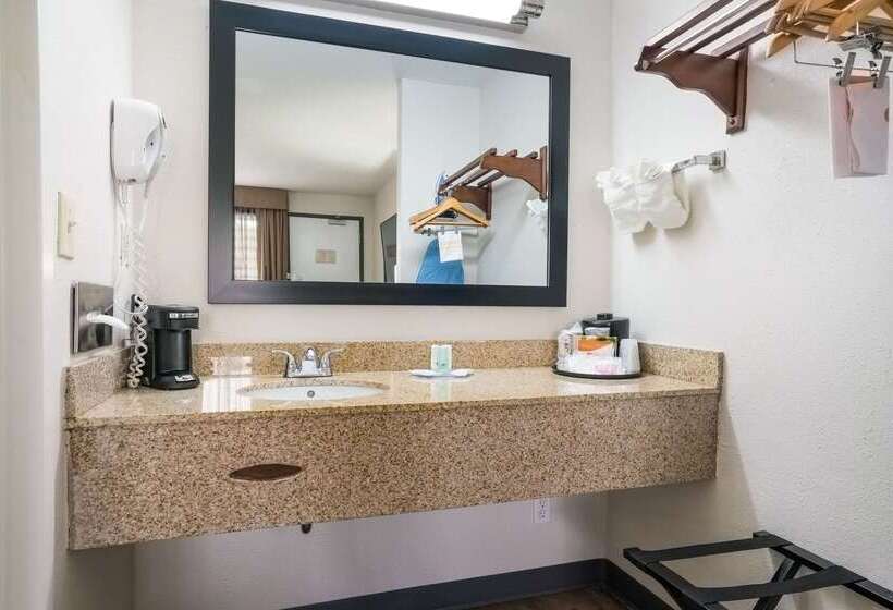 فندق Quality Inn Greenville Near University