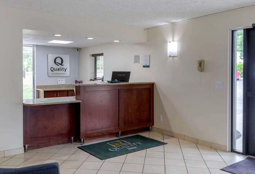 בית מלון כפרי Quality Inn  Roxboro South