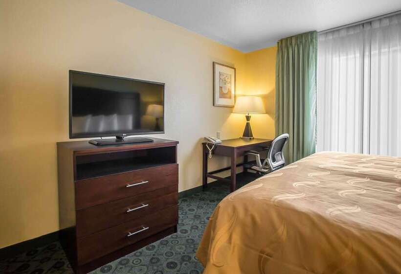 בית מלון כפרי Quality Inn & Suites Bloomington I 55 And I 74