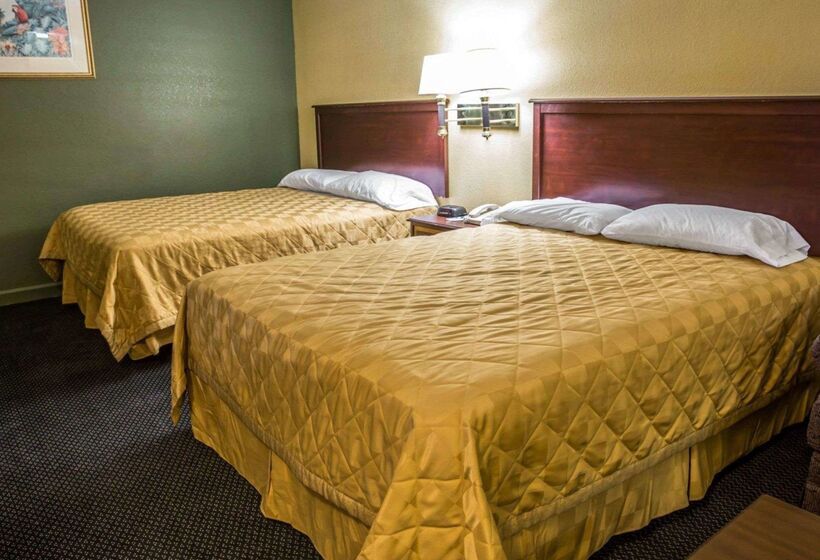 ホテル Rodeway Inn & Suites Plymouth Hwy 64