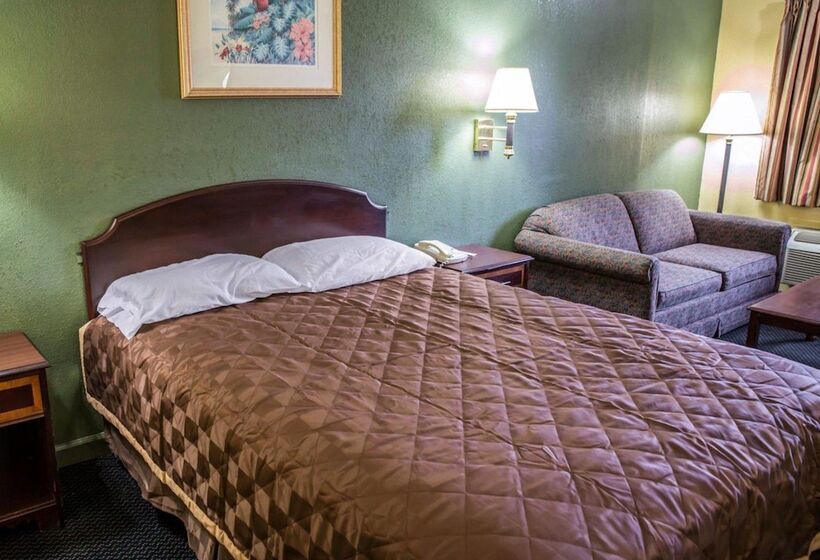 ホテル Rodeway Inn & Suites Plymouth Hwy 64