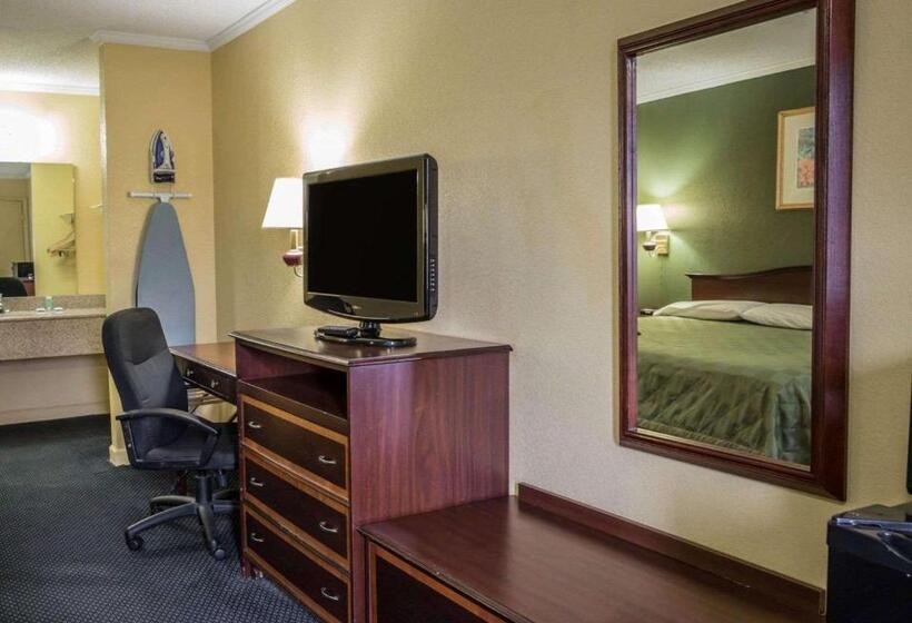 ホテル Rodeway Inn & Suites Plymouth Hwy 64