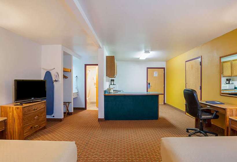 فندق Rodeway Inn & Suites