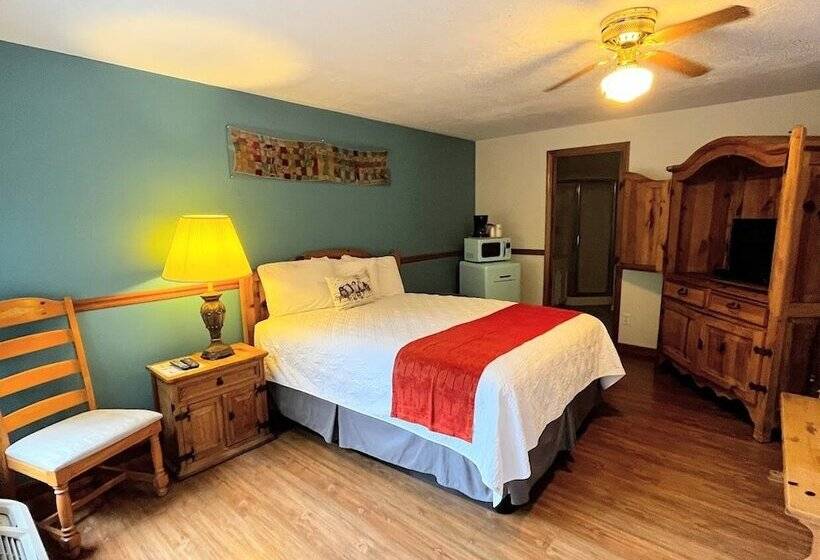 Meadowlark Motel With Restaurant & Bar