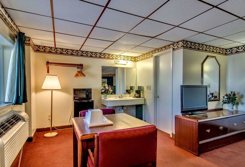 فندق على الطريق Econo Lodge