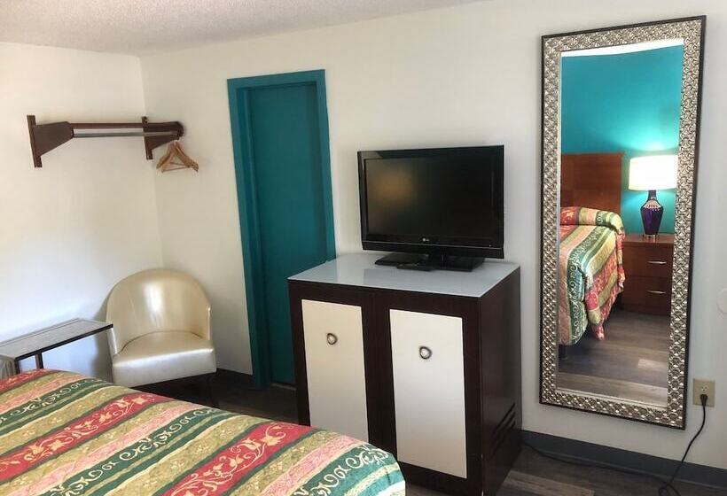 فندق على الطريق Econo Lodge