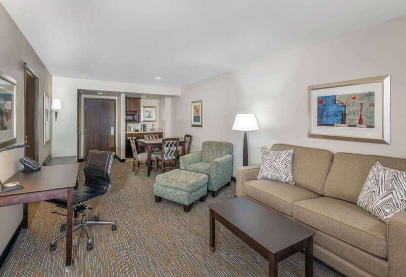 استراحتگاه Wingate By Wyndham St. George