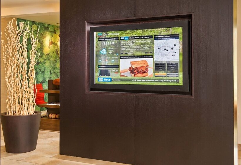 هتل Courtyard By Marriott Mt. Laurel