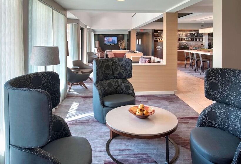 هتل Courtyard By Marriott Mt. Laurel
