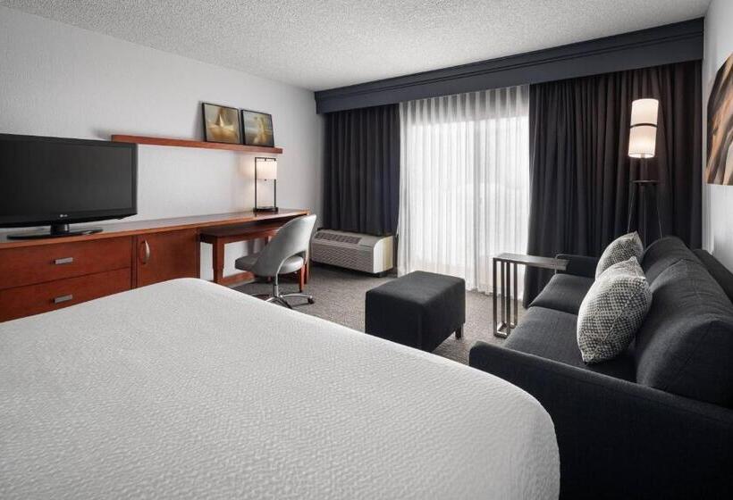 Отель Courtyard By Marriott Pleasanton