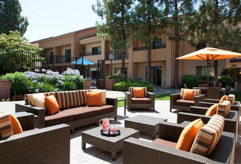 호텔 Courtyard By Marriott Pleasanton