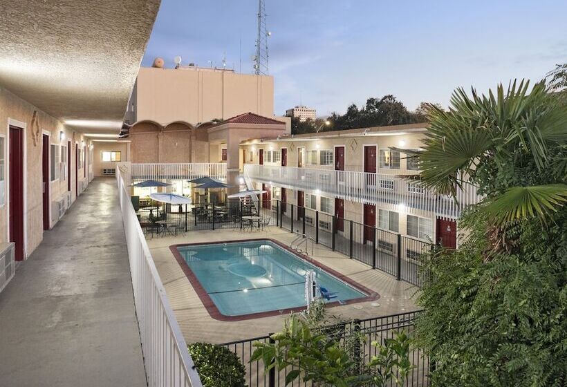 هتل Dream Inn