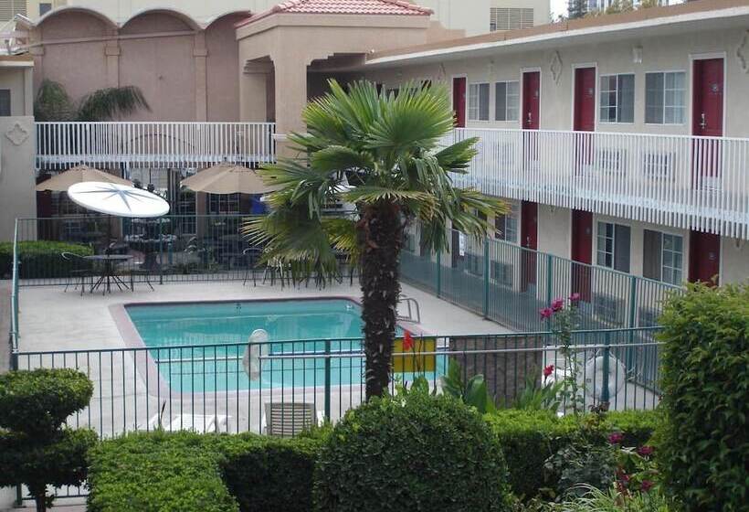 هتل Dream Inn