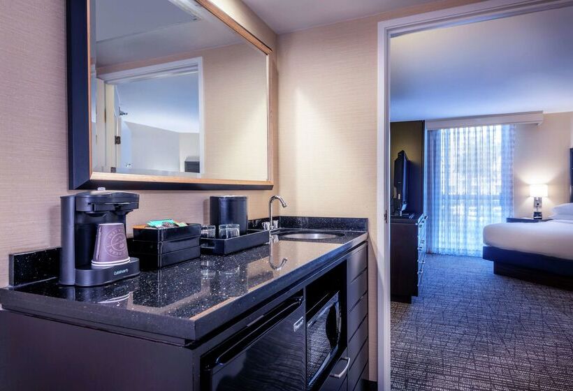 هتل Embassy Suites By Hilton Los Angeles International Airport North