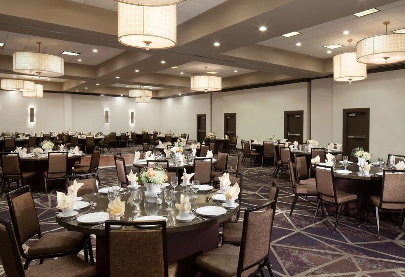 فندق Embassy Suites By Hilton Philadelphia Airport