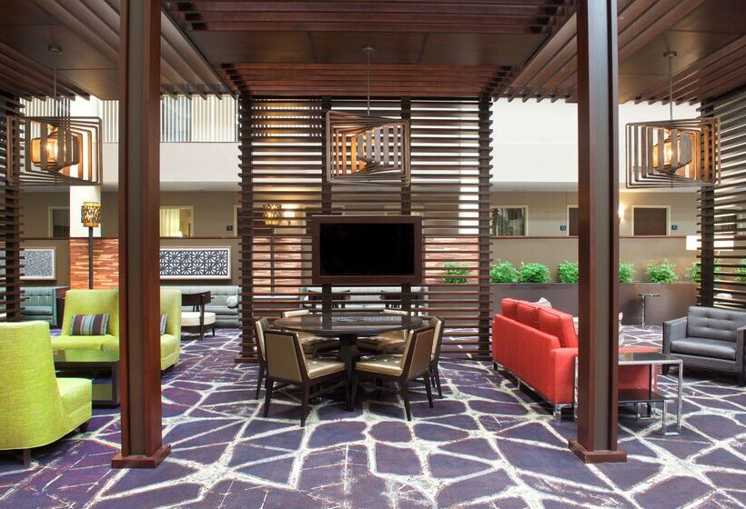 فندق Embassy Suites By Hilton Philadelphia Airport