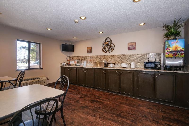 هتل Guest Inn & Suites  Midtown Medical Center