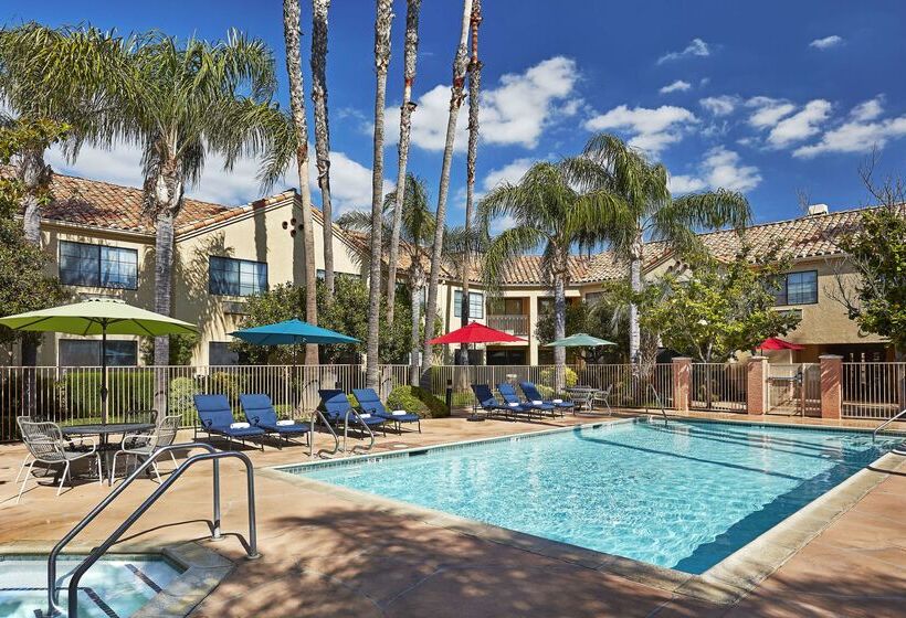בית מלון כפרי Hilton Garden Inn Valencia Six Flags