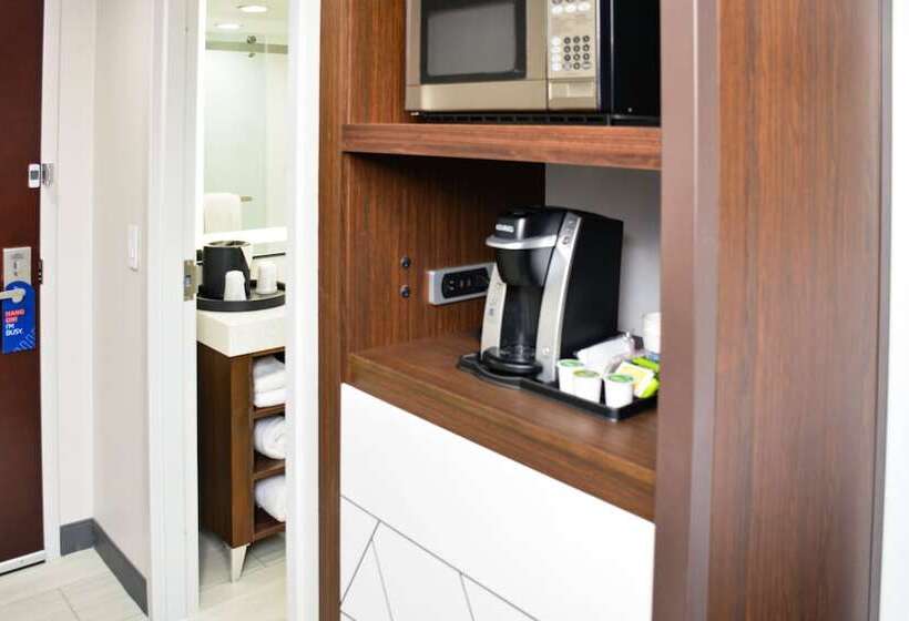 فندق Four Points By Sheraton Fayetteville Fort Liberty