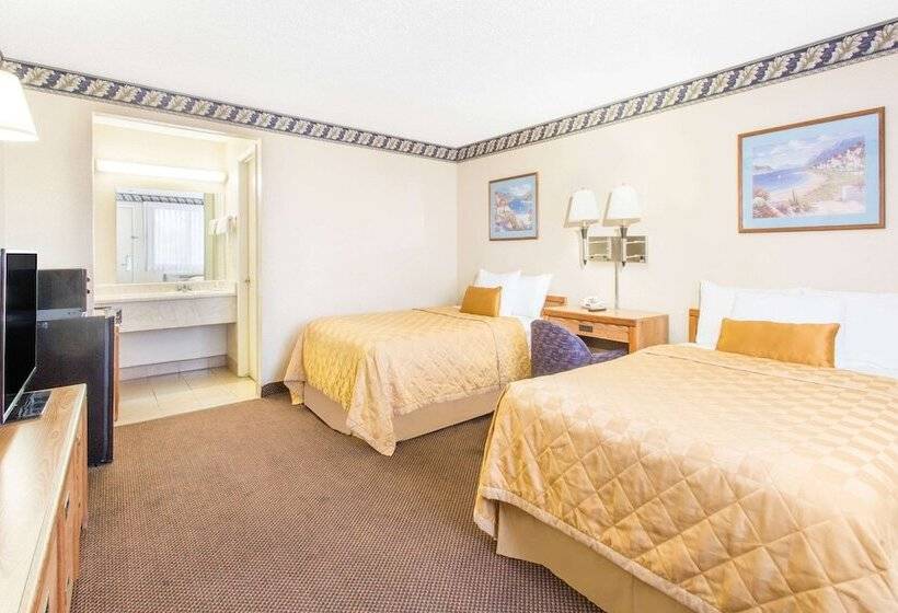 ホテル Knights Inn Madera