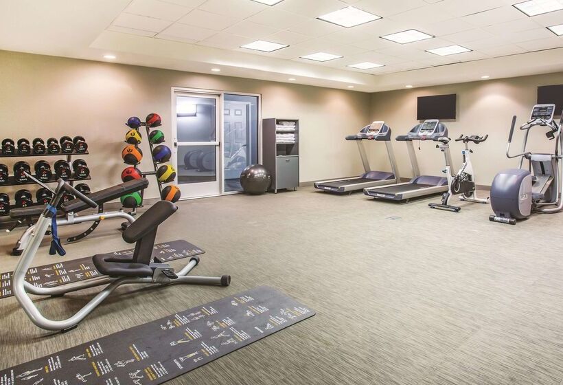هتل La Quinta By Wyndham Las Vegas Summerlin Tech