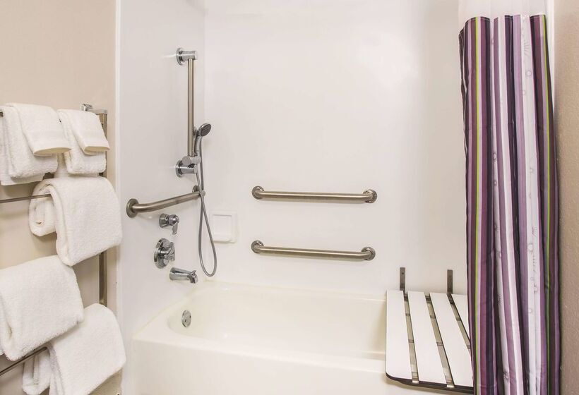 هتل La Quinta By Wyndham Las Vegas Summerlin Tech