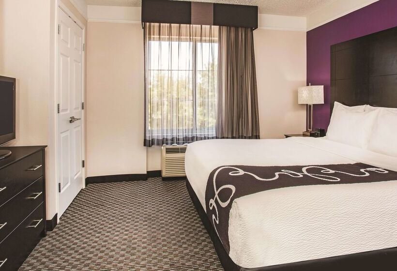 هتل La Quinta By Wyndham Las Vegas Summerlin Tech