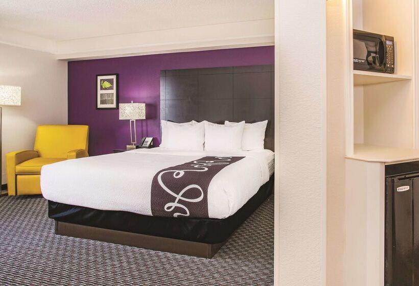 هتل La Quinta By Wyndham Las Vegas Summerlin Tech