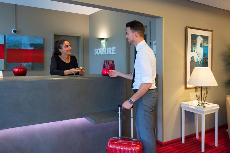 هتل Les Jardins d'Adalric