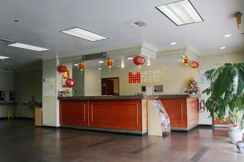 فندق Metro Plaza