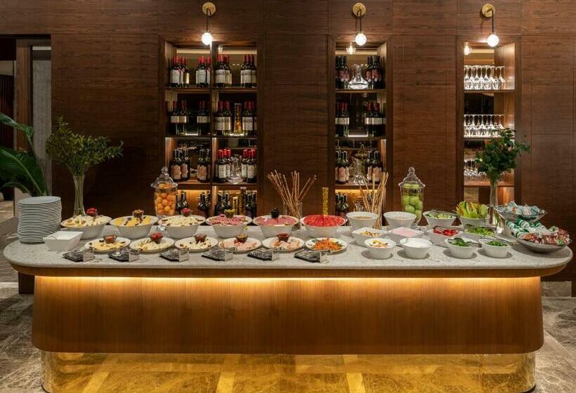 Mövenpick Hotel Istanbul Bosphorus