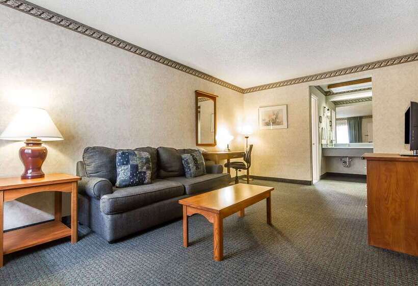 בית מלון כפרי Quality Inn & Suites Silicon Valley