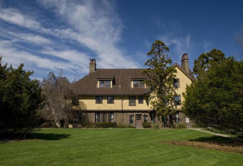 호텔 Rutgers University Inn And Conference Center