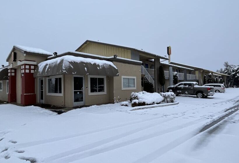 酒店 Super 8 By Wyndham Red Bluff
