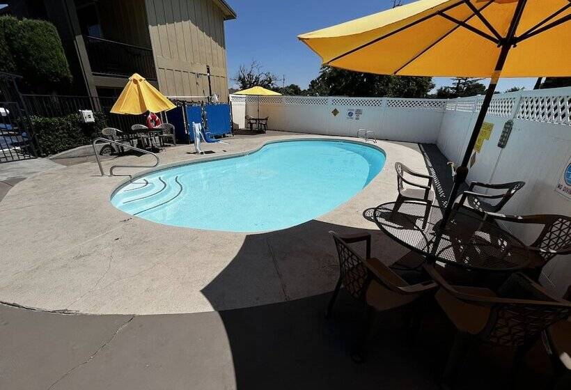 酒店 Super 8 By Wyndham Red Bluff