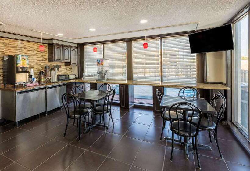 فندق Super 8 By Wyndham Tulsa/arpt/st Fairgrounds