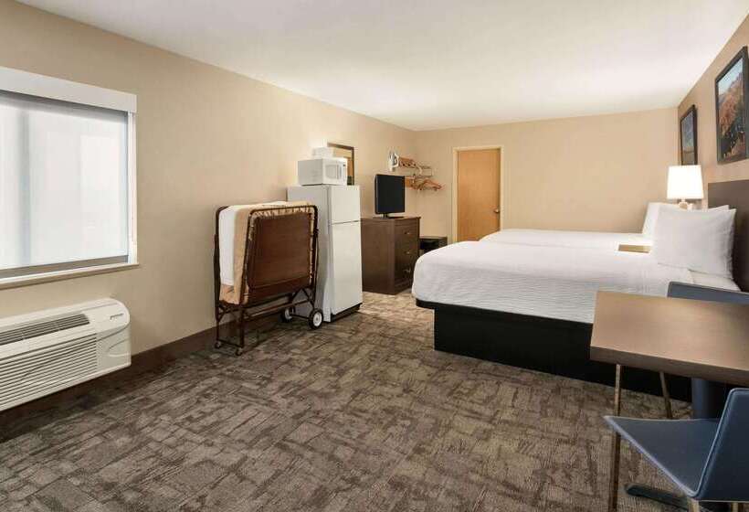 בית מלון כפרי Travelodge By Wyndham Lake Havasu