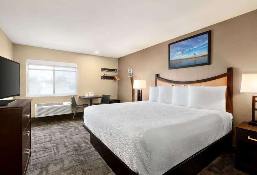 בית מלון כפרי Travelodge By Wyndham Lake Havasu