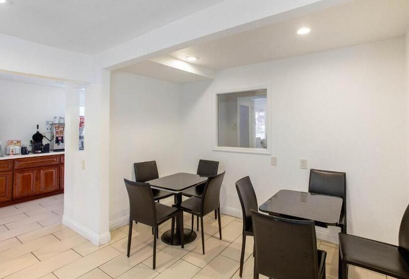 מוטל Howard Johnson Suites By Wyndham San Diego Chula Vista Bayfront